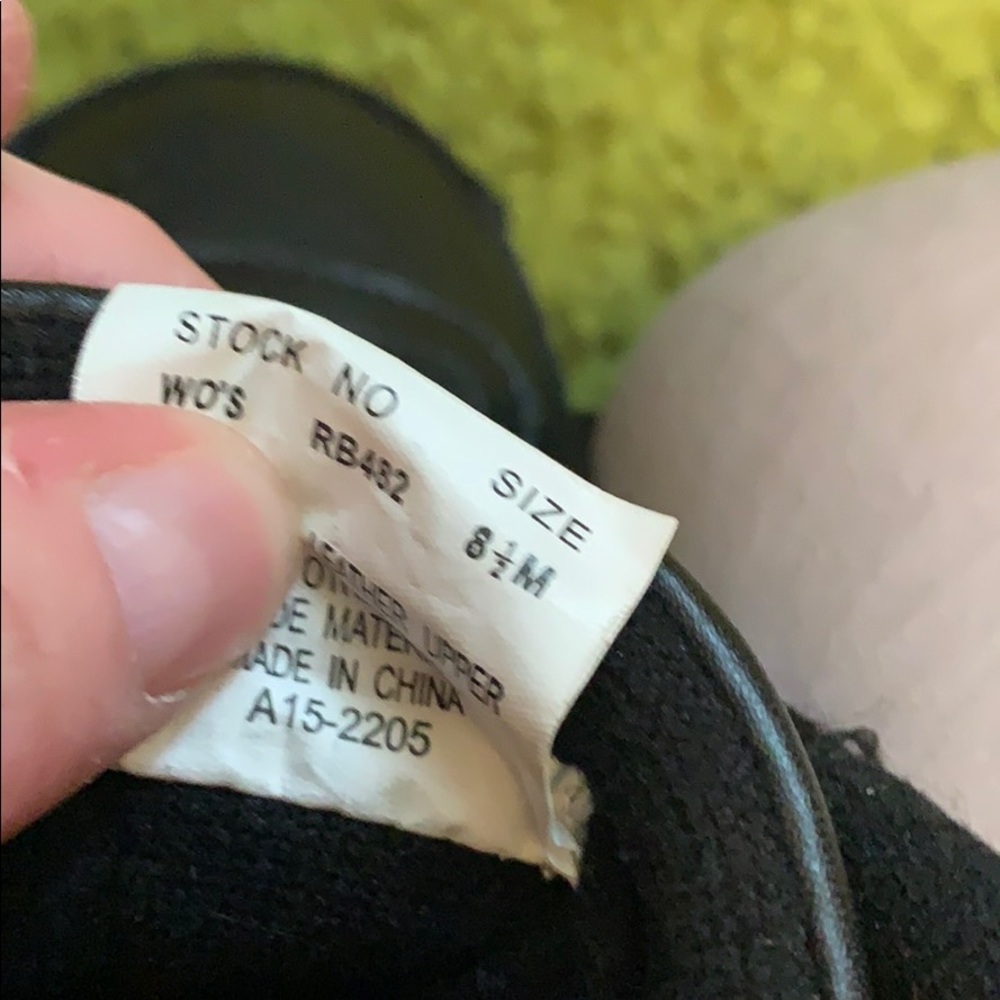 Ladies Reebok Shoes - Picture 4 of 4